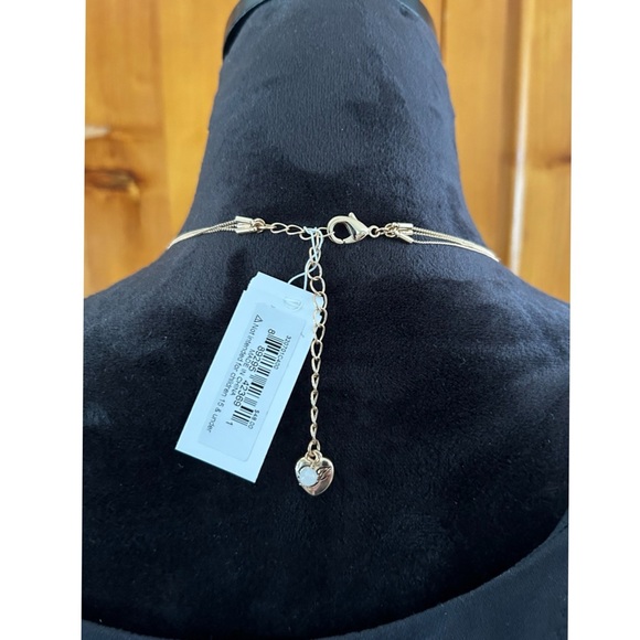 NWT Betsey Johnson Triple Layer Necklace - Picture 3 of 3